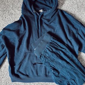 Aerie Jogger and Hoodie Set, Size M for Top and Bottom. Comes with both